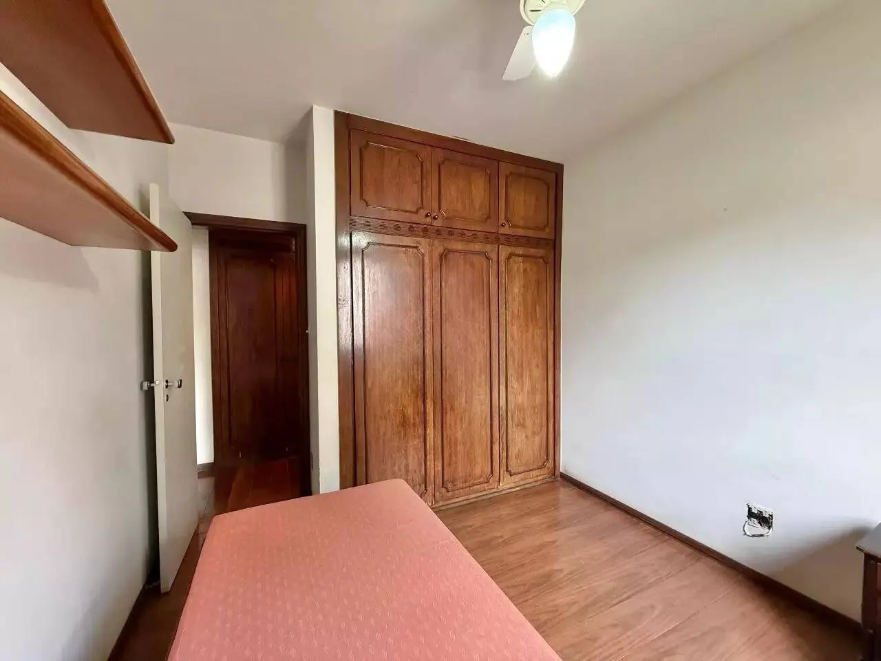 Apartamento com 03 Quartos, 01 Suíte E 02 Vagas no Bairro Carmo. miniatura 6
