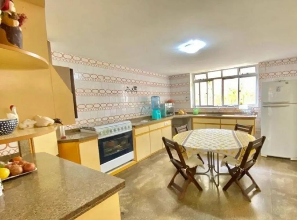 Casa com 5 Quartos, 2 Suites e 4 Vagas em Mangabeiras. miniatura 23