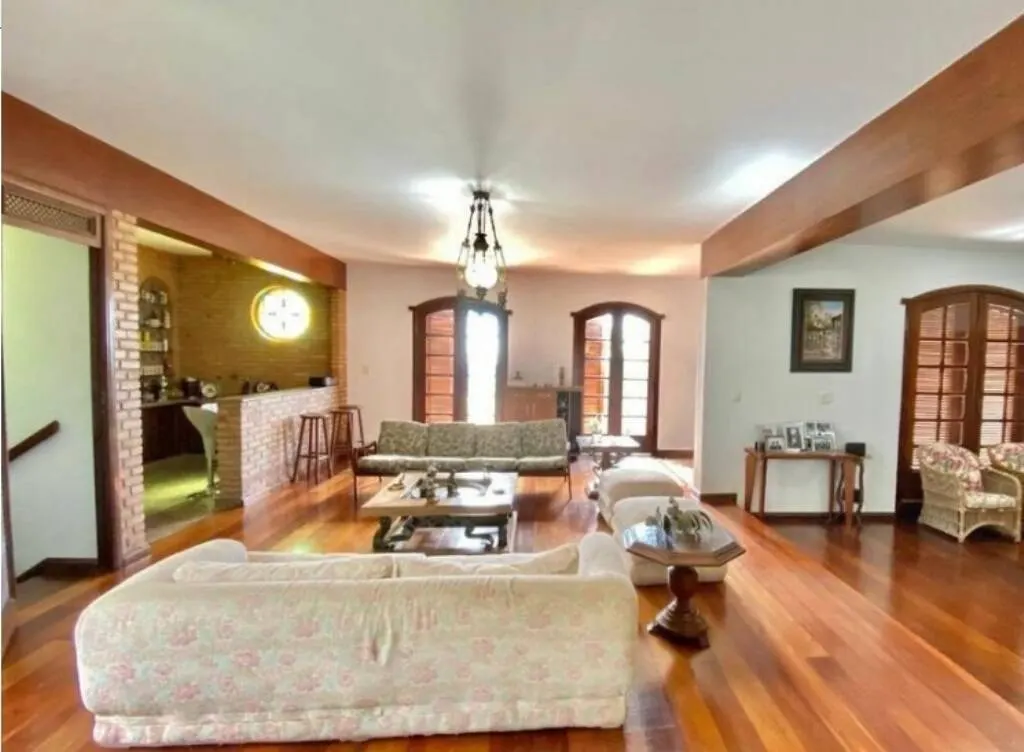Casa com 5 Quartos, 2 Suites e 4 Vagas em Mangabeiras. miniatura 5