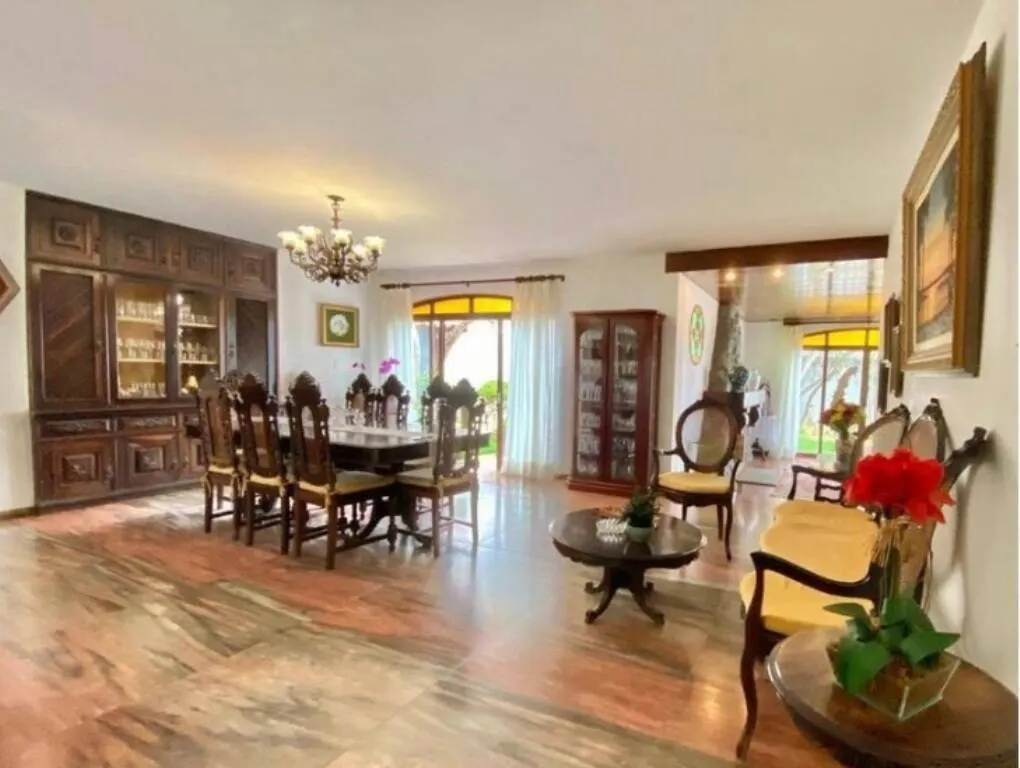 Casa com 5 Quartos, 2 Suites e 4 Vagas em Mangabeiras. miniatura 7