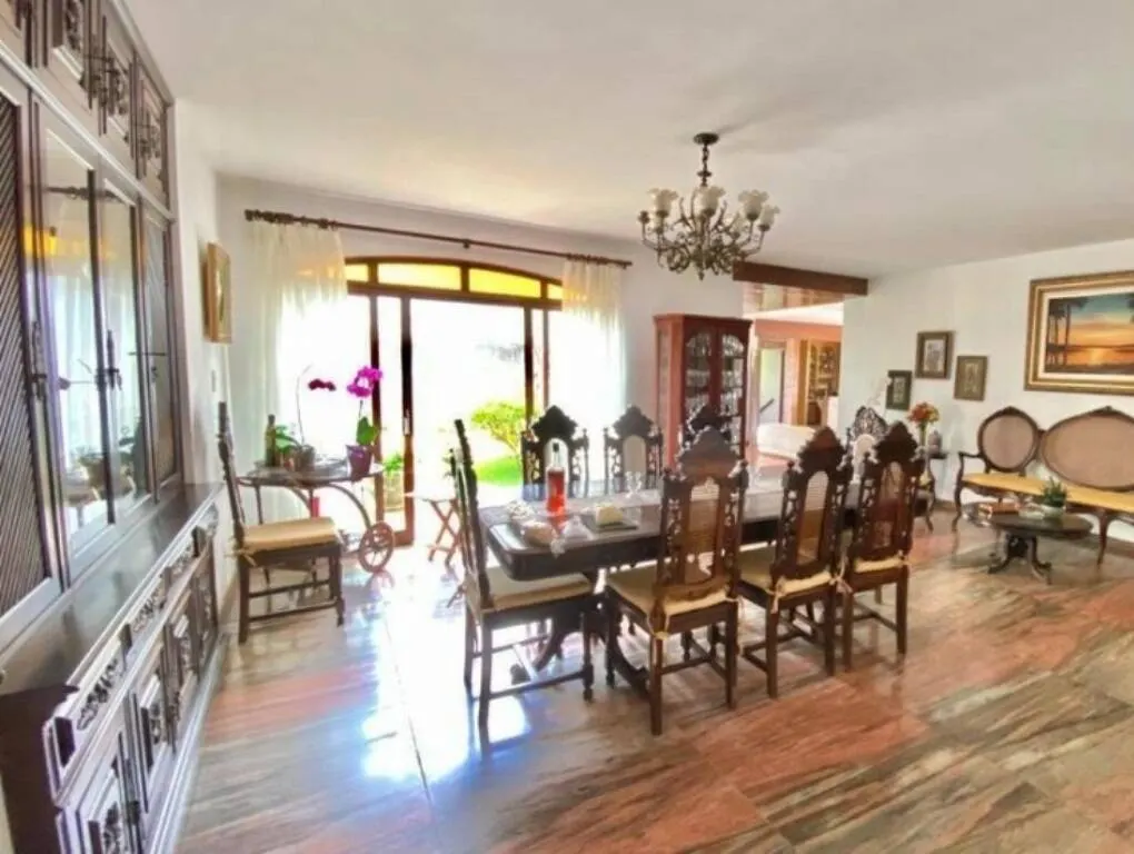 Casa com 5 Quartos, 2 Suites e 4 Vagas em Mangabeiras. miniatura 8