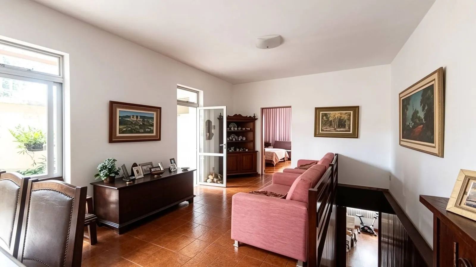 Casa à Venda no Santo Antônio | 8 Quartos | 396m² de Lote |