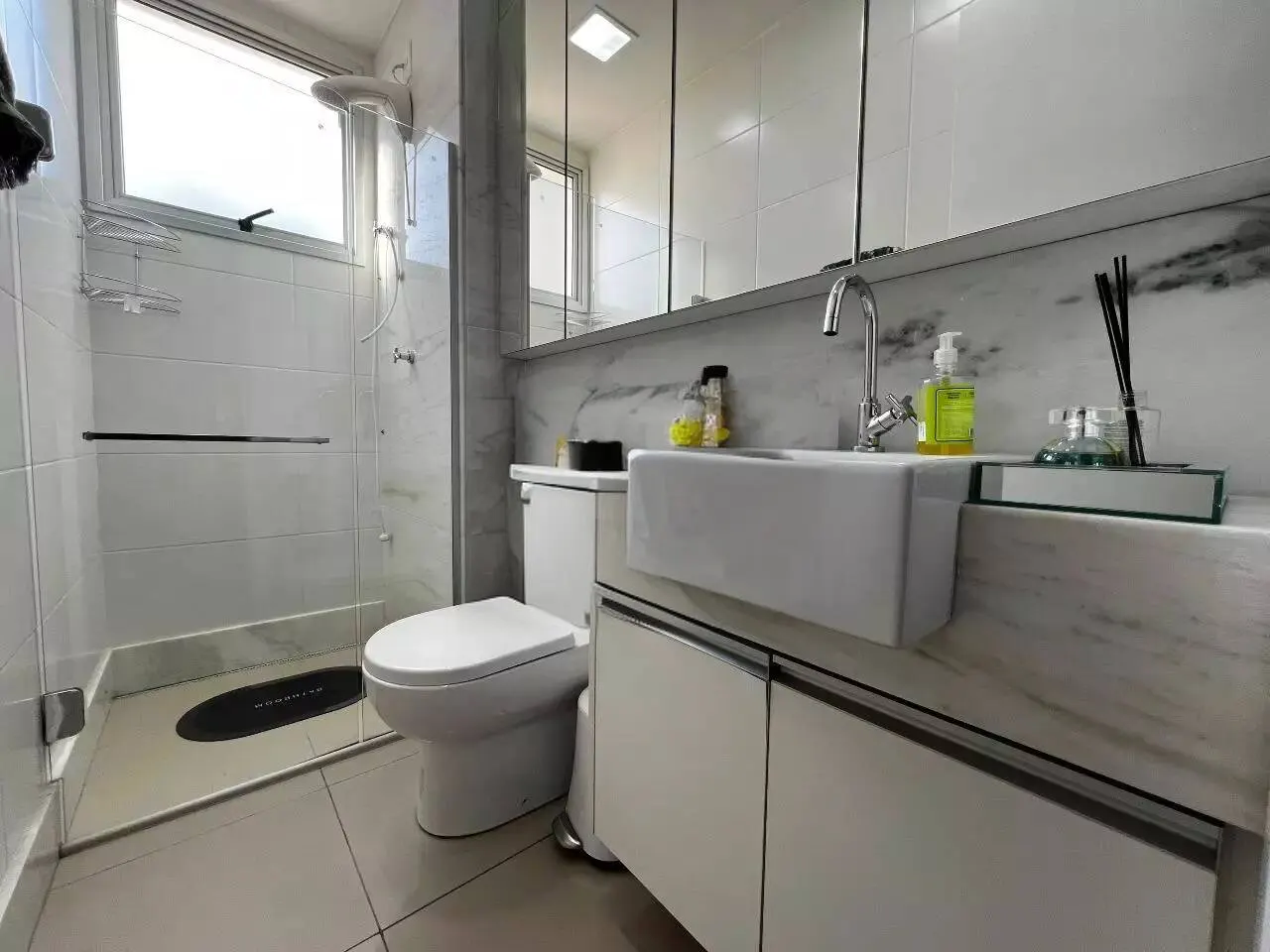 Apartamento 3 Quartos Suíte Lourdes - Rua Plana - Piscina. miniatura 9