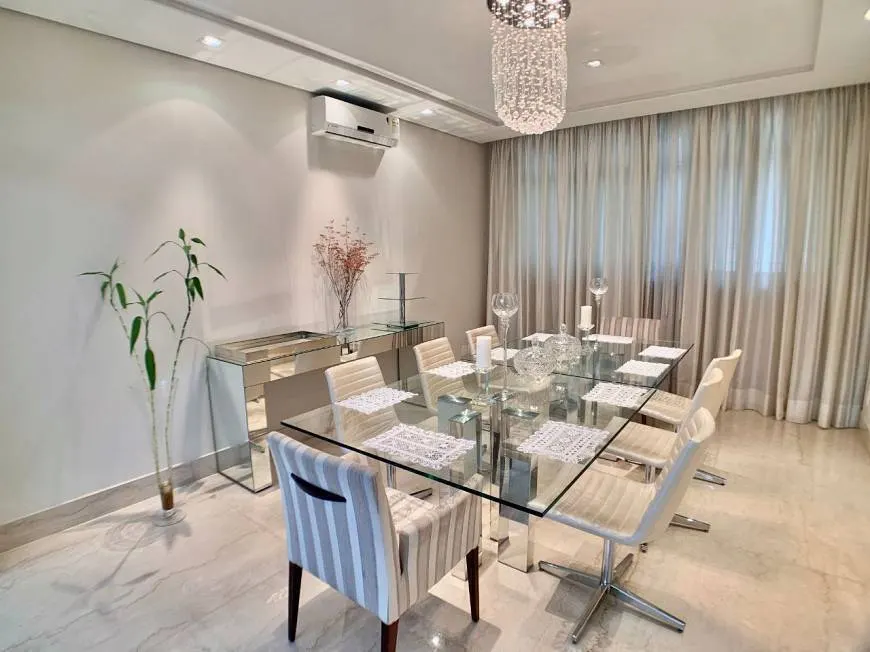 Casa com 7 Quartos e 6 banheiros com 1020 m² no Cidade Jardim miniatura 4