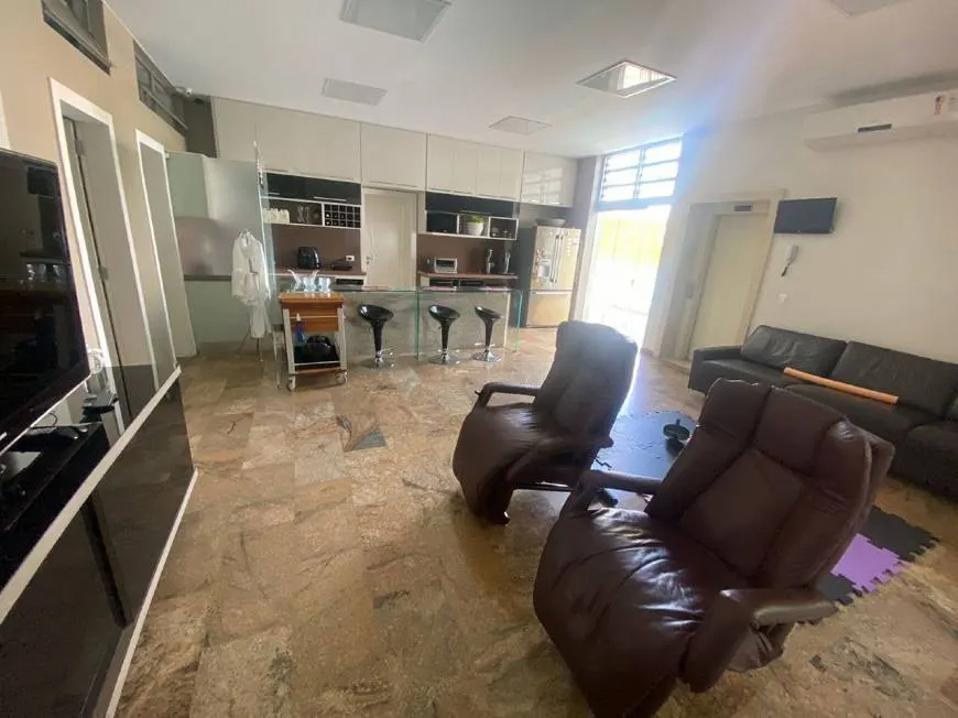 Casa com 7 Quartos e 6 banheiros com 1020 m² no Cidade Jardim miniatura 9