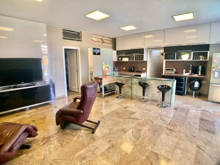 Casa com 7 Quartos e 6 banheiros com 1020 m² no Cidade Jardim miniatura 10