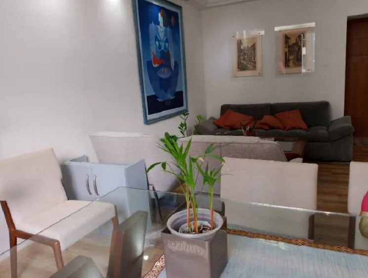 Apartamento com 3 Quartos e 2 Vagas no Belvedere. miniatura 2