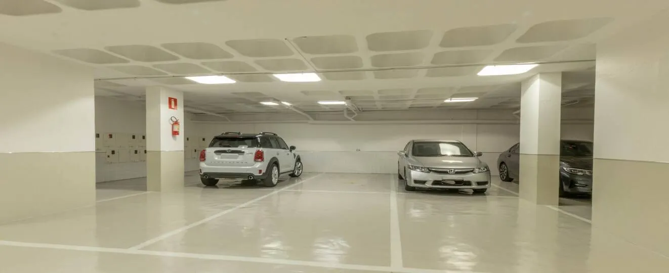 Apartamento com 2 Suítes, 2 Semi Suítes, 5 Vagas e Lazer no Lourdes. miniatura 12