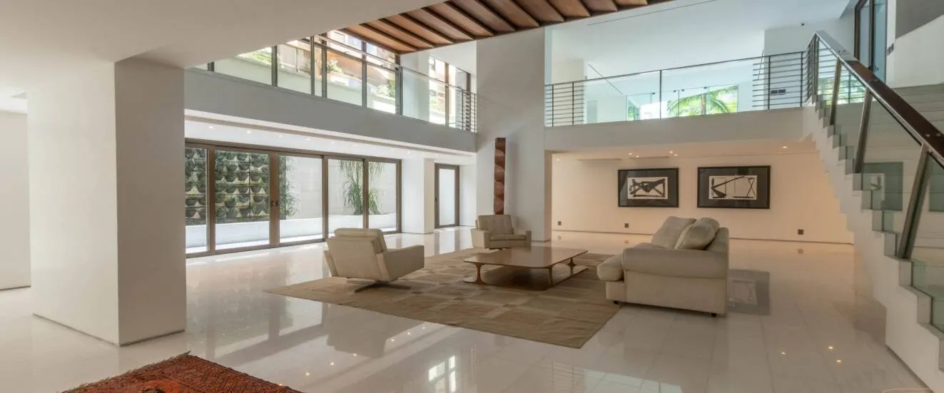 Apartamento com 2 Suítes, 2 Semi Suítes, 5 Vagas e Lazer no Lourdes. miniatura 14
