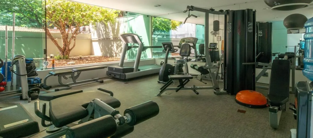 Apartamento com 2 Suítes, 2 Semi Suítes, 5 Vagas e Lazer no Lourdes. miniatura 15