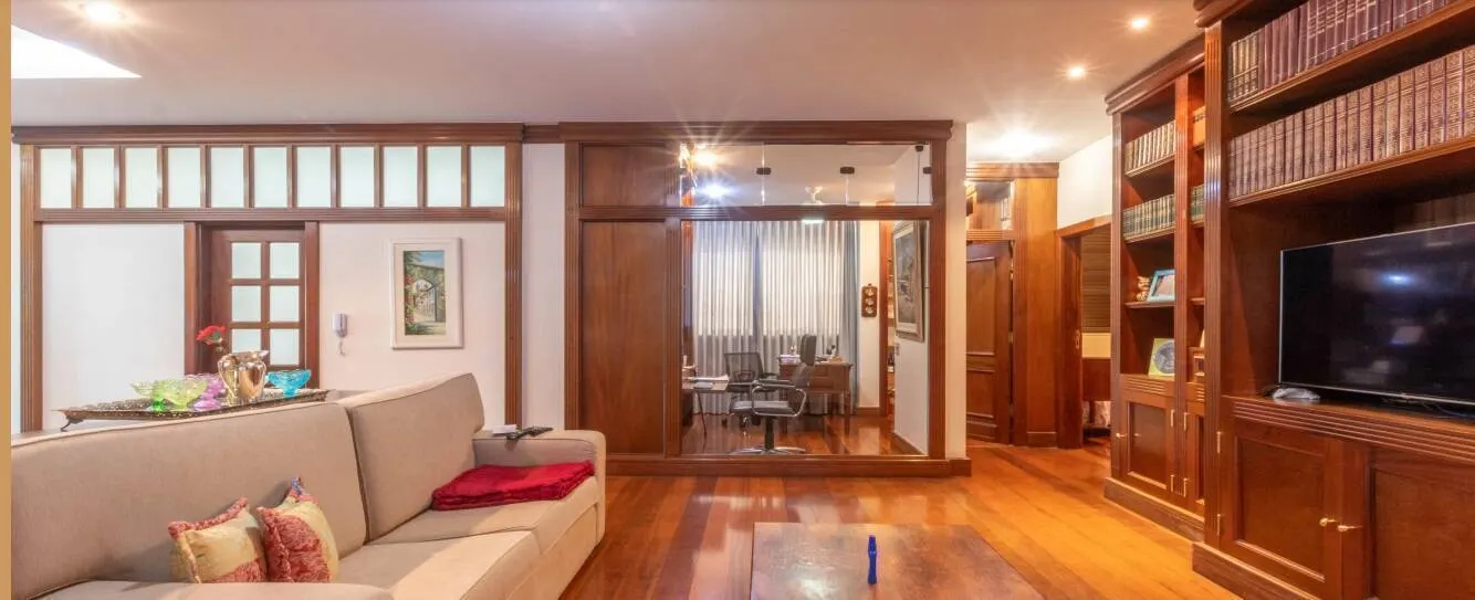 Apartamento com 2 Suítes, 2 Semi Suítes, 5 Vagas e Lazer no Lourdes. miniatura 4