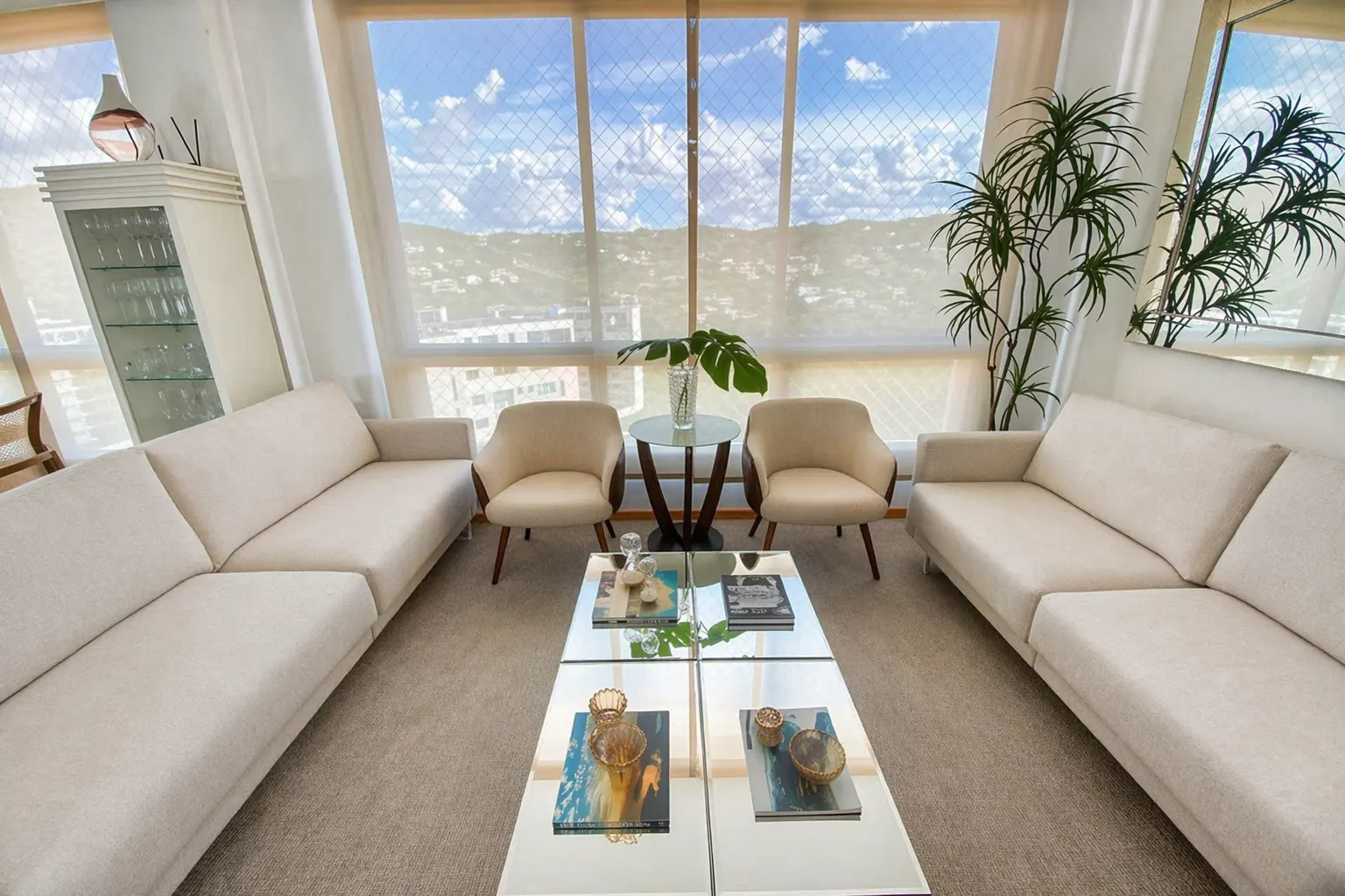 Lindo Apartamento com 3 Quartos e 2 Vagas na Vila Grimm Vale dos Cristais.