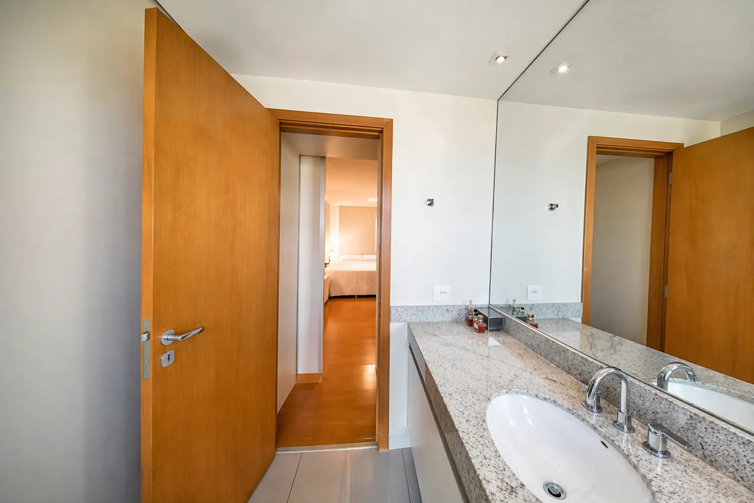 Lindo Apartamento com 3 Quartos e 2 Vagas na Vila Grimm Vale dos Cristais. miniatura 10